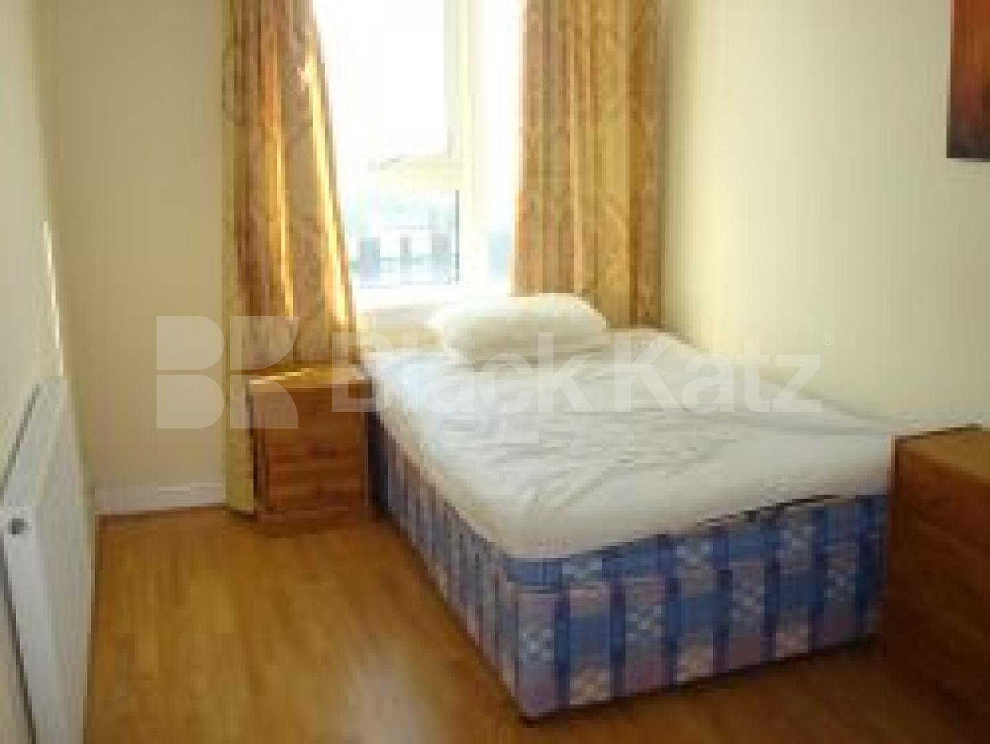 			New Instrction, 3 Bedroom, 1 bath, 1 reception Flat			 Burton Street, RUSSEL SQUARE